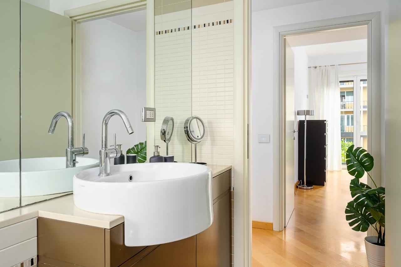 Stylish Condo Garibaldi Sempione 85M2 - Self Check-In Milan Exterior photo